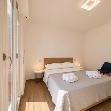 20m Dal Mare - Vista Mare, Ac, Wifi, Lungomare Daire *